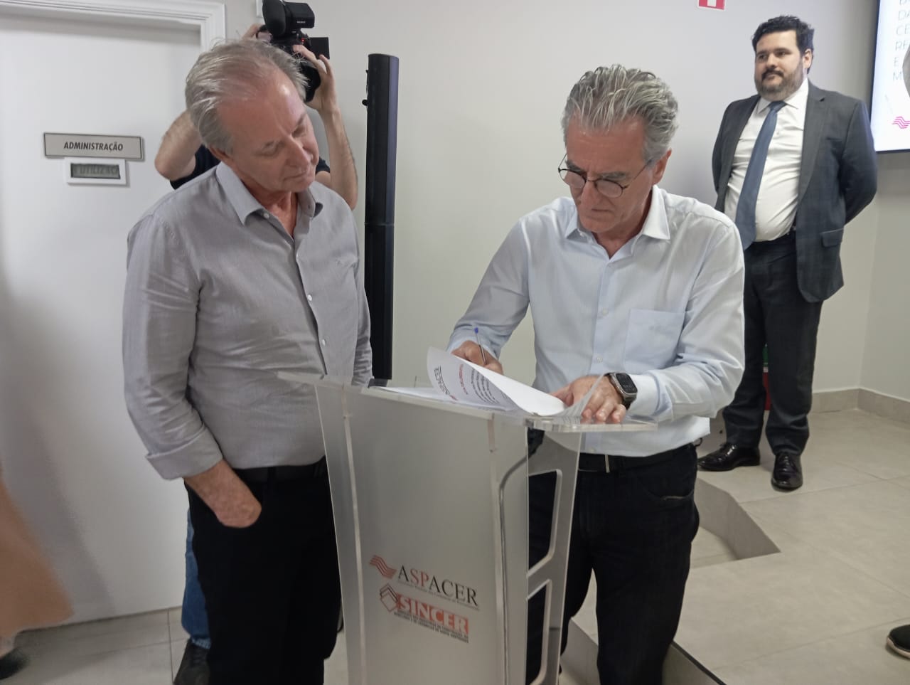 Encontro da Aspacer, reuniu empresários do setor, autoridades da região e representantes de órgãos ambientais do governo estadual