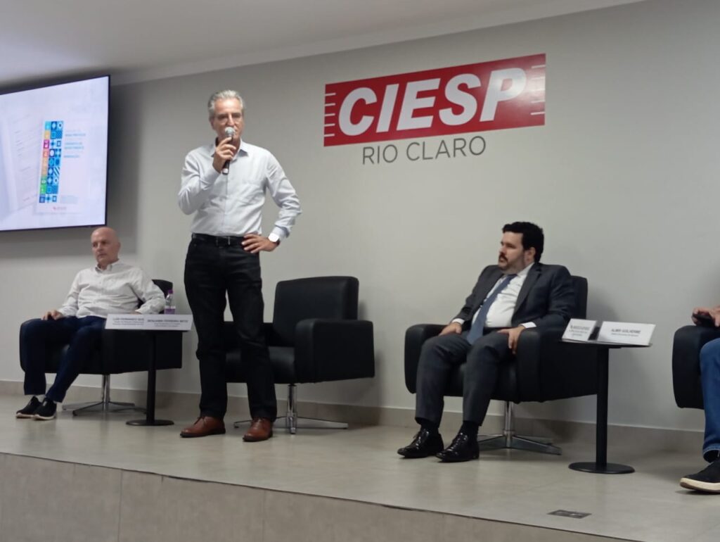 Encontro da Aspacer, reuniu empresários do setor, autoridades da região e representantes de órgãos ambientais do governo estadual