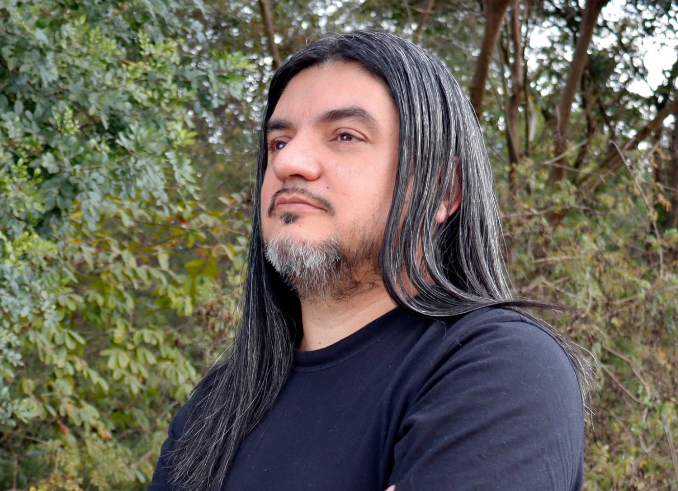 Lançamento do livro de poesias Verde Suspiro, do autor Wagner Tonin, acontece nesta quarta-feira (5)