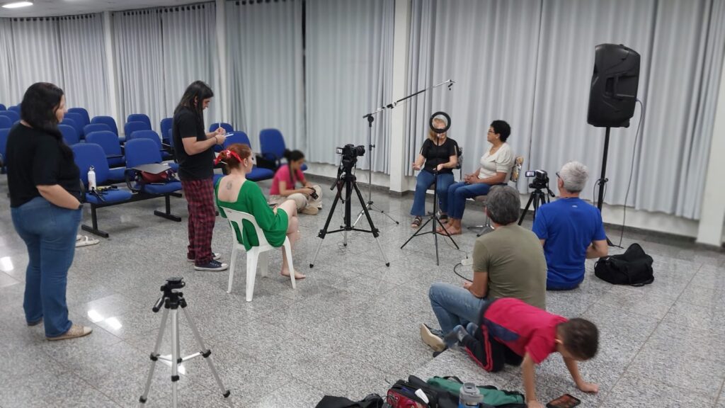 Na ocasião acontece também a entrega dos certificados para os alunos participantes