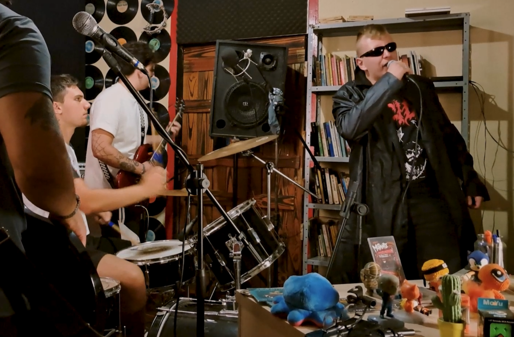 Mesa Pequena: Primeiro episódio apresenta a banda de punk rock e hardcore Faiska Massakre