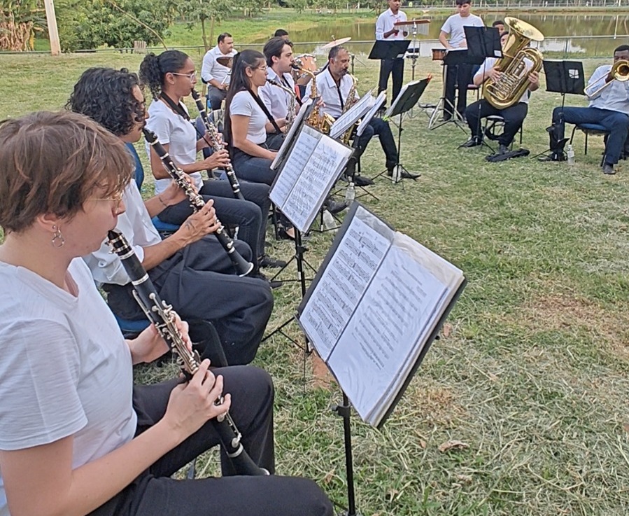 Estão disponíveis vagas para diversos naipes, incluindo Trombone, Bombardino (Euphonium), Clarone, Clarinete e Flauta Transversal, além da família dos saxofones (Alto, Tenor e Barítono)