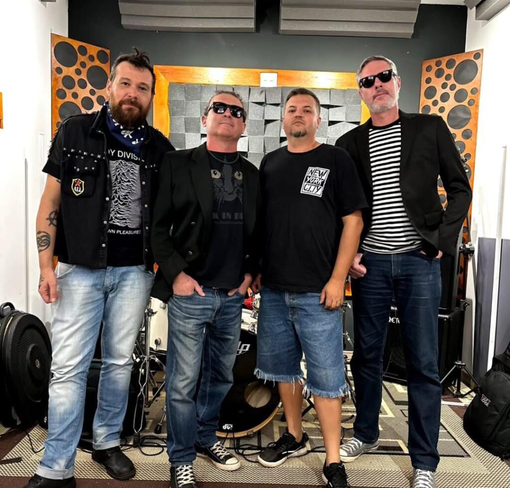 A banda Gatos Pretos é uma das atrações do Carnarock e se apresenta no sábado