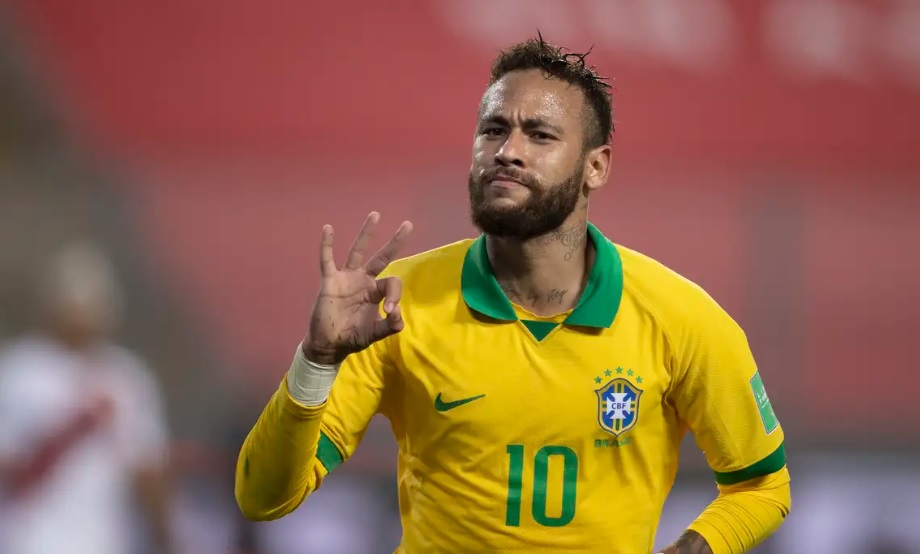 Entre os nomes selecionados está o do atacante Neymar, do Santos, que disputará o seu quarto Mundial na carreira