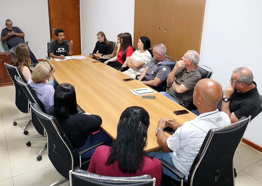 O vereador Sivaldo liderou reunião que discutiu diretrizes voltadas à causa animal
