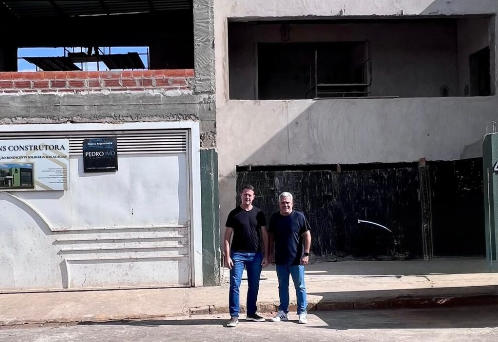 O arquiteto responsável pelo projeto da obra da Guarda Mirim, Pedro Ivo, e o presidente da ABSA, Sylvio Navarro Gachido