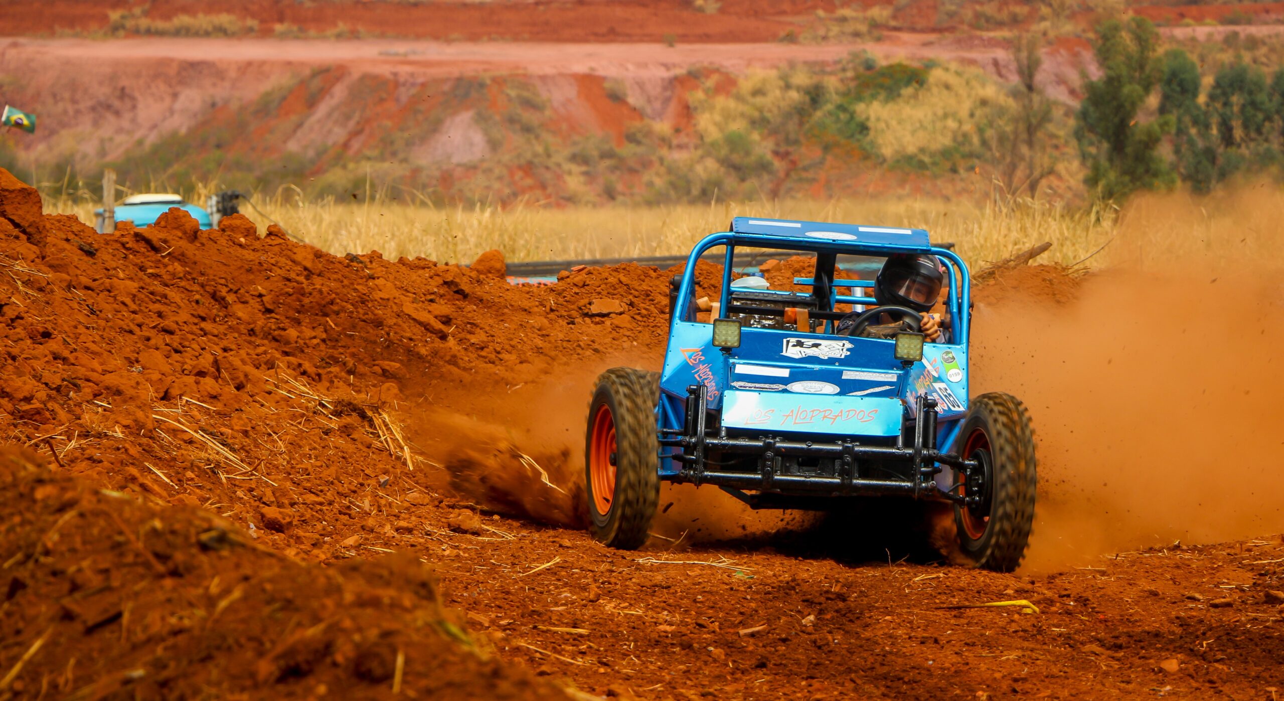 Os valores de participação para o 28º Encontro de Jeeps e Gaiolas de Santa Gertrudes variam conforme a modalidade escolhida