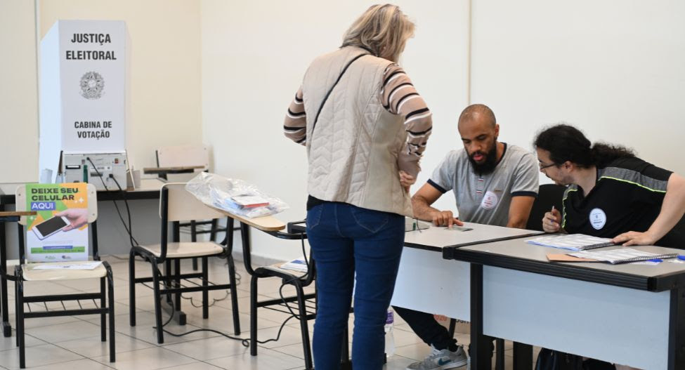 O 1º turno ocorre em 4 de outubro e, se houver necessidade, o 2º turno será em 25 de outubro