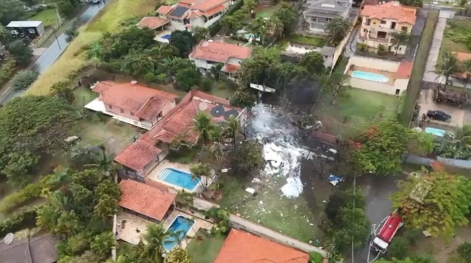 Avião da Voepass caiu em Vinhedo (SP), em agosto de 2024. Relatório final do Centro de Investigação e Prevenção de Acidentes Aeronáuticos (Cenipa) concluiu que o avião não deveria sequer ter decolado nas condições em que foi liberado para o voo