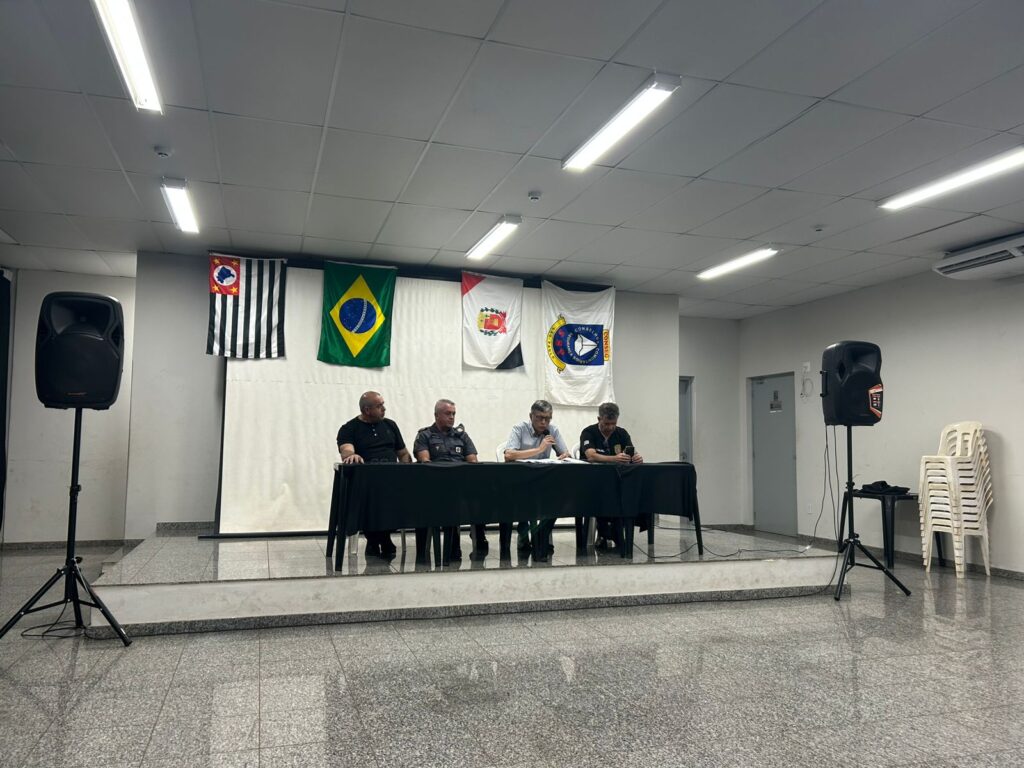 O encontro está agendado para as 18h15 e ocorre no Centro Cultural Isidoro Demarchi