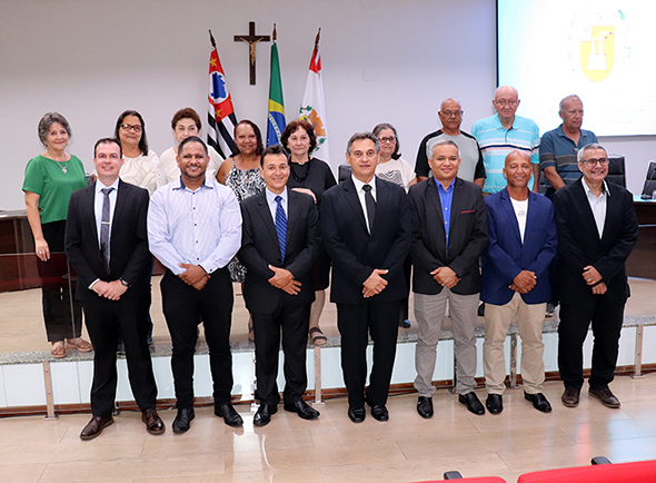 Parlamento da Terceira Idade de Santa Gertrudes é composto pelos vereadores Elias Maria José Cardoso, Heitor Aparecido Callegari, José Moreira Cezar, Margarida Maria Luiz de Moura, Maria das Graças Kaizer, Maria Ivone Zutim, Marilene Comissário de Oliveira, Marly de Jesus Fernandes Mondini e Sandra Maria da Silva Costa