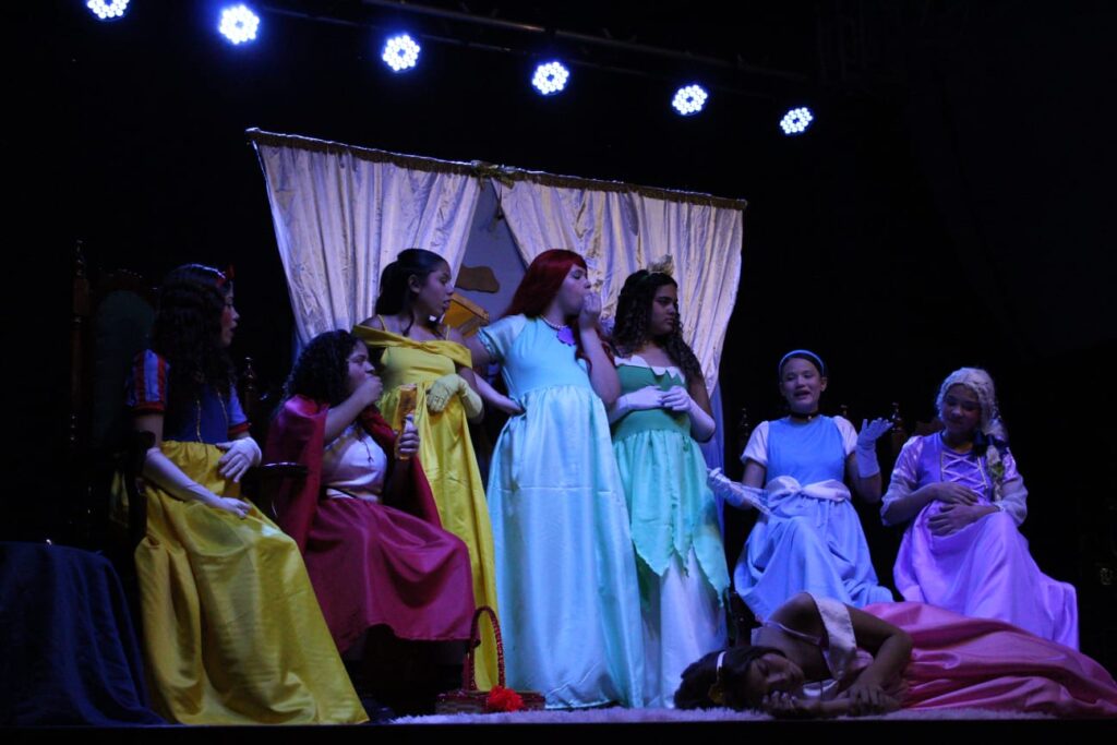 A noite de abertura conta com o espetáculo infantil "O Portal Encantado"