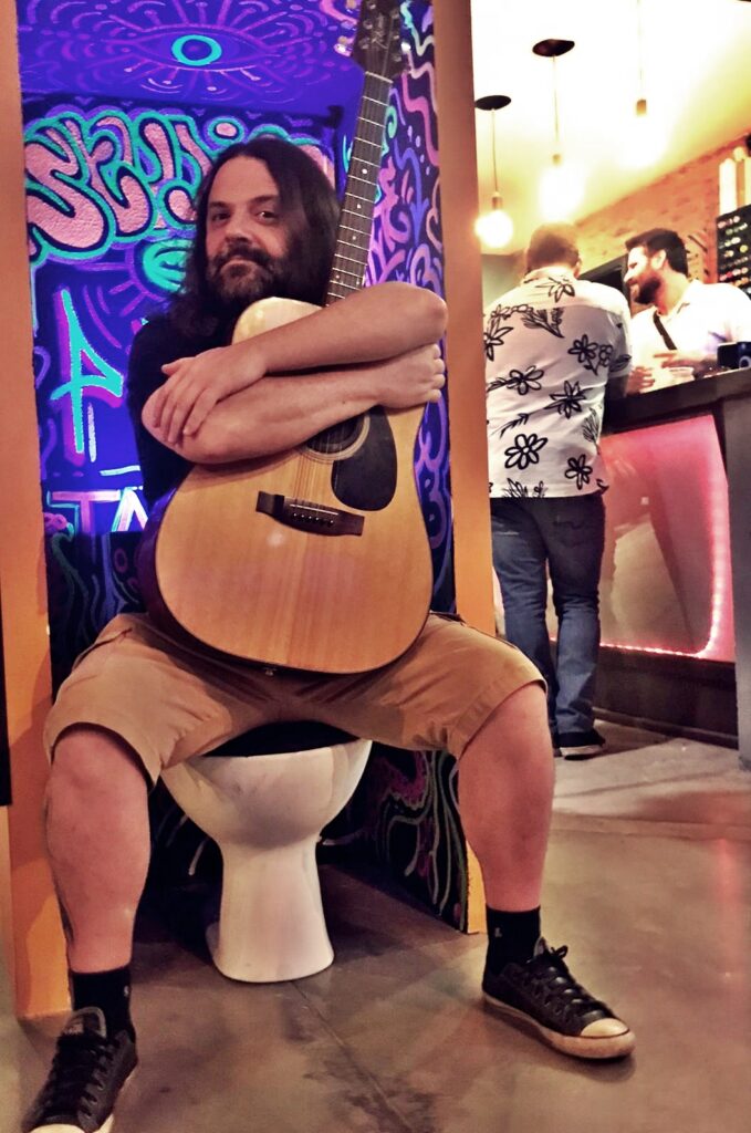 Ao longo de sua carreira, Smee calcula ter integrado cerca de 20 formações musicais
