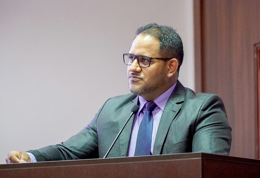 De acordo com a justificativa apresentada pelo parlamentar, a implantação de comunicação via telefone ou WhatsApp busca reduzir os deslocamentos desnecessários até as unidades para esclarecimentos de dúvidas simples